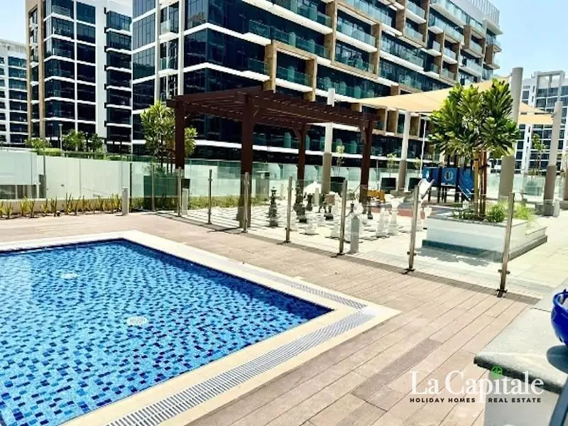 Casa e arredores; vista, luz natural