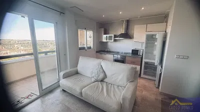 Wohnzimmer; blick, küchengeräte, fliesenboden, tageslicht