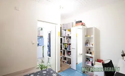 Camera da letto; luce naturale, stile moderno