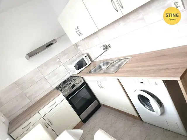 Kitchen; kitchen appliances, tile floor