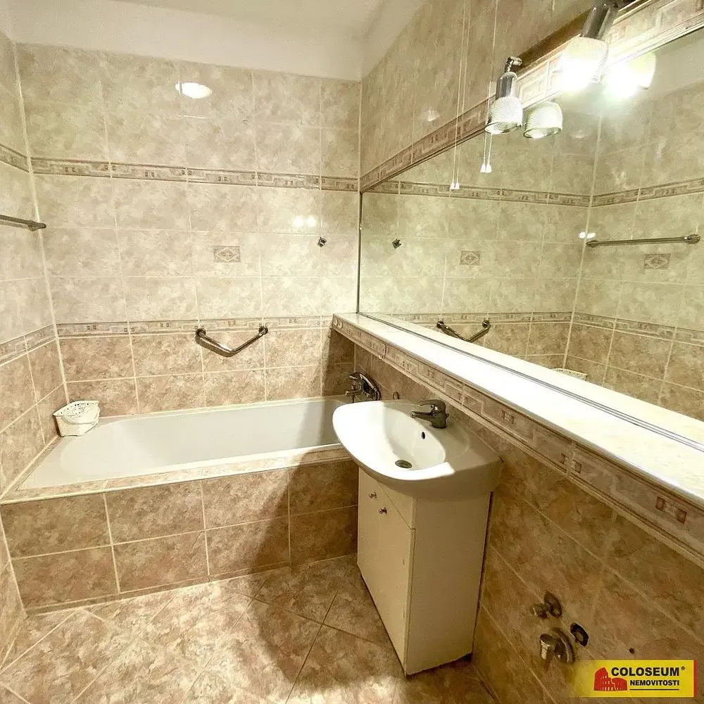 Баня; плочки