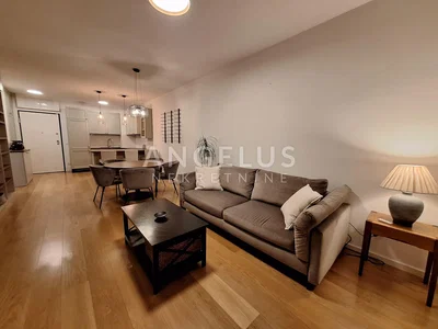 Salon; parquet, lumière naturelle