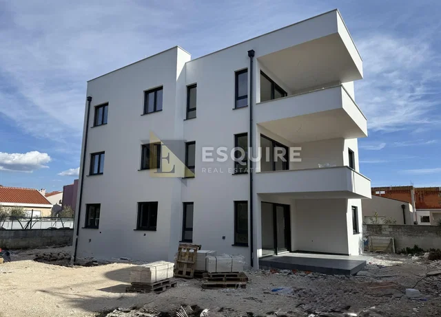 House and surroundings