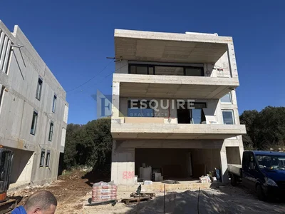 Haus und umgebung; renovierungsbedürftig