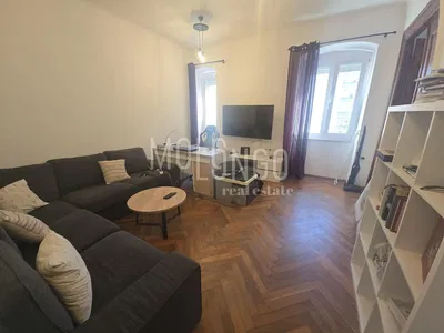 Salon; parquet, lumière naturelle