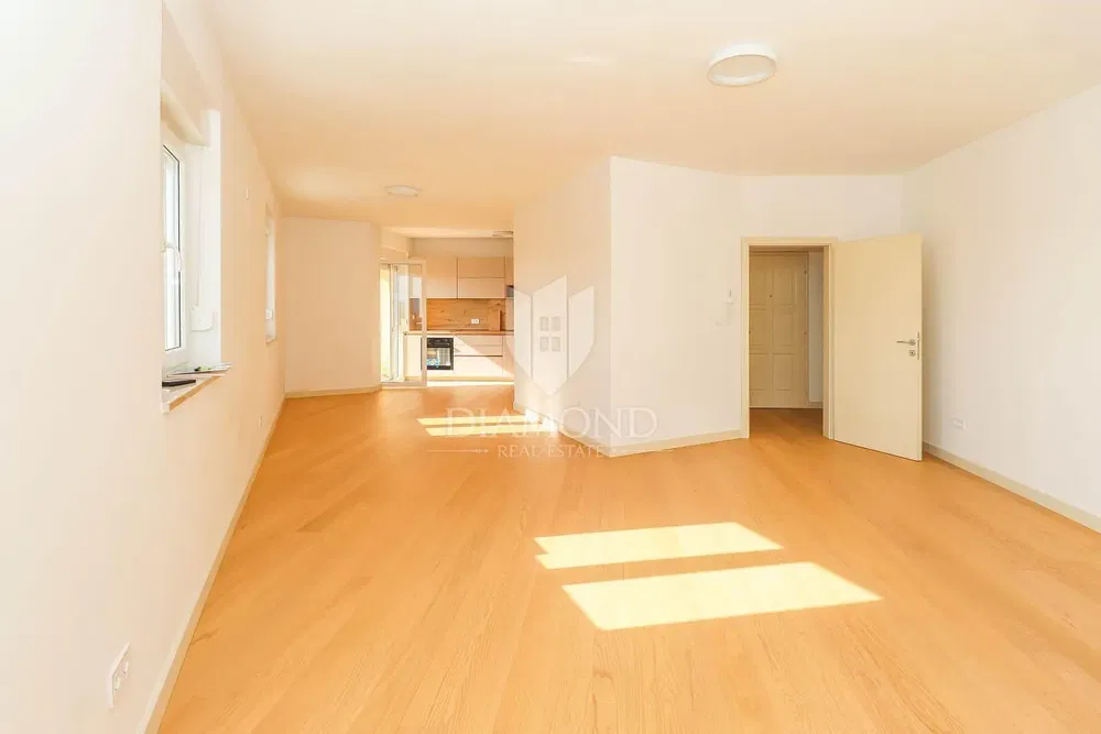 Salon; parquet, lumière naturelle, rénové