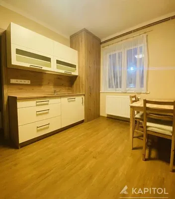 Mutfak; ahşap zemin, modern stil