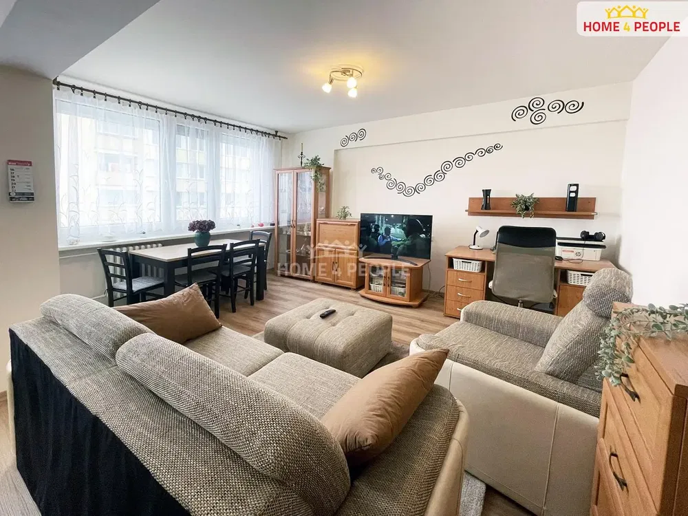 Dnevni boravak; prirodna svjetlost, moderan stil