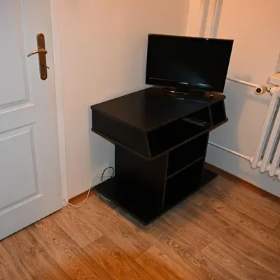 Bedroom; wood floor, modern style