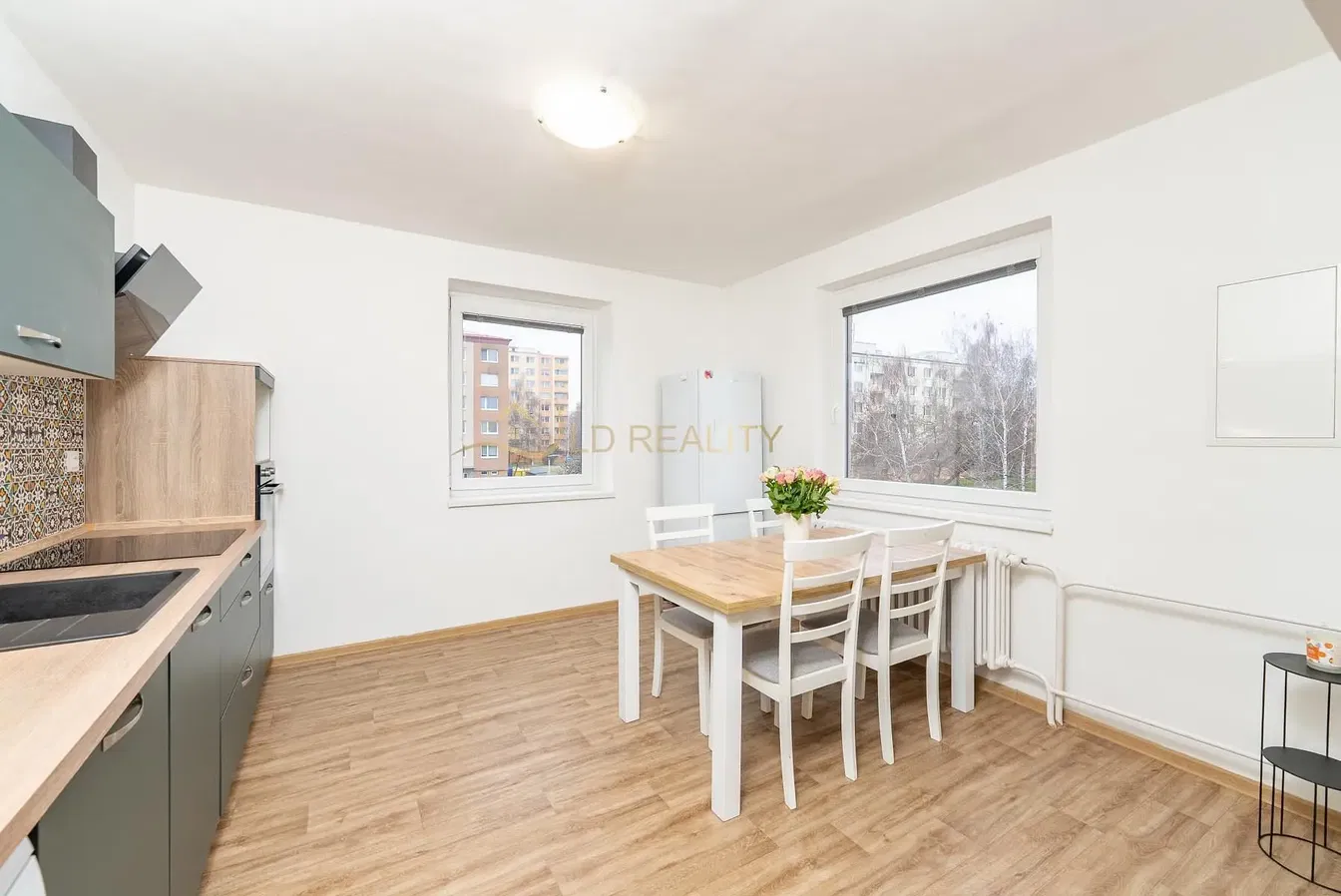 Kitchen; view, natural light, modern style