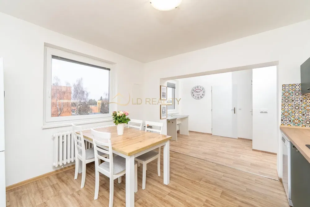 Kitchen; view, natural light, modern style