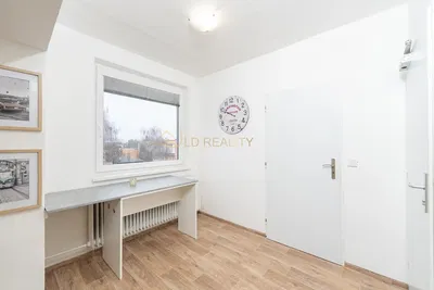 Bedroom; natural light, wood floor, modern style