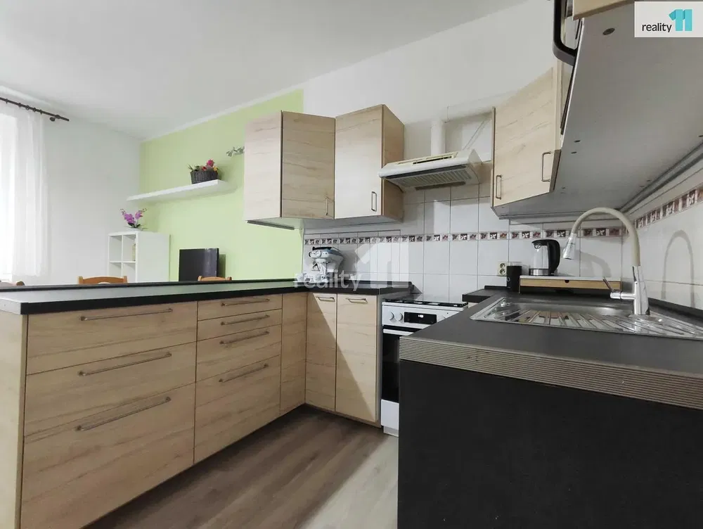 Кухня; кухненски уреди, естествена светлина