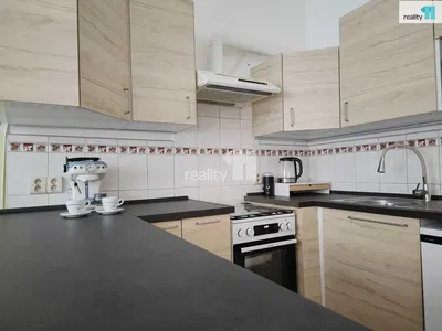 Кухня; кухненски уреди, плочки, ремонтиран, естествена светлина, модерен стил