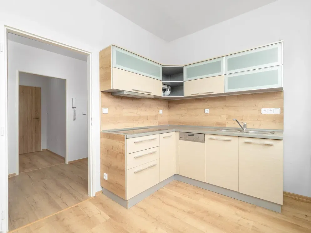 Küche; küchengeräte, holzboden, renoviert, tageslicht, moderner stil