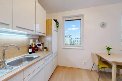 Mutfak; mutfak aletleri, manzara, doğal ışık