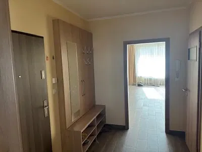 Vestiaire; parquet, lumière naturelle