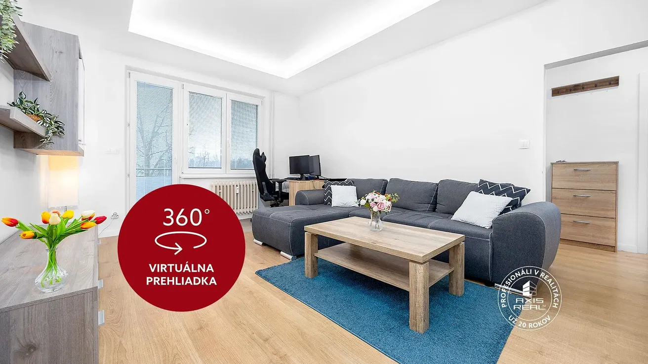 Obývačka; výhľad, drevená podlaha, prirodzené svetlo, moderný štýl