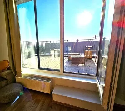 Oturma odası; manzara, doğal ışık