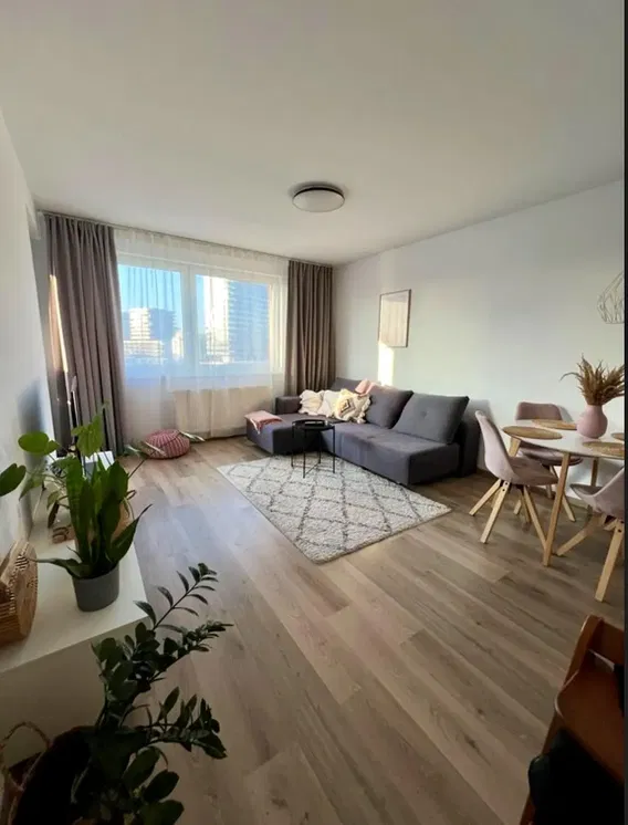 Oturma odası; manzara, doğal ışık, modern stil