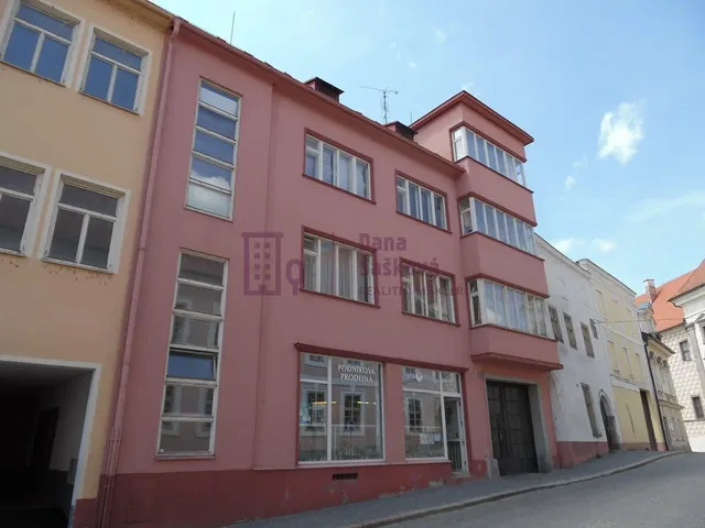 House and surroundings