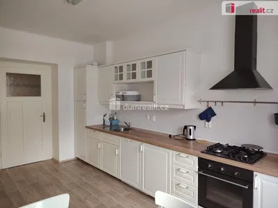 Кухиња; кухињски апарати, природно светло