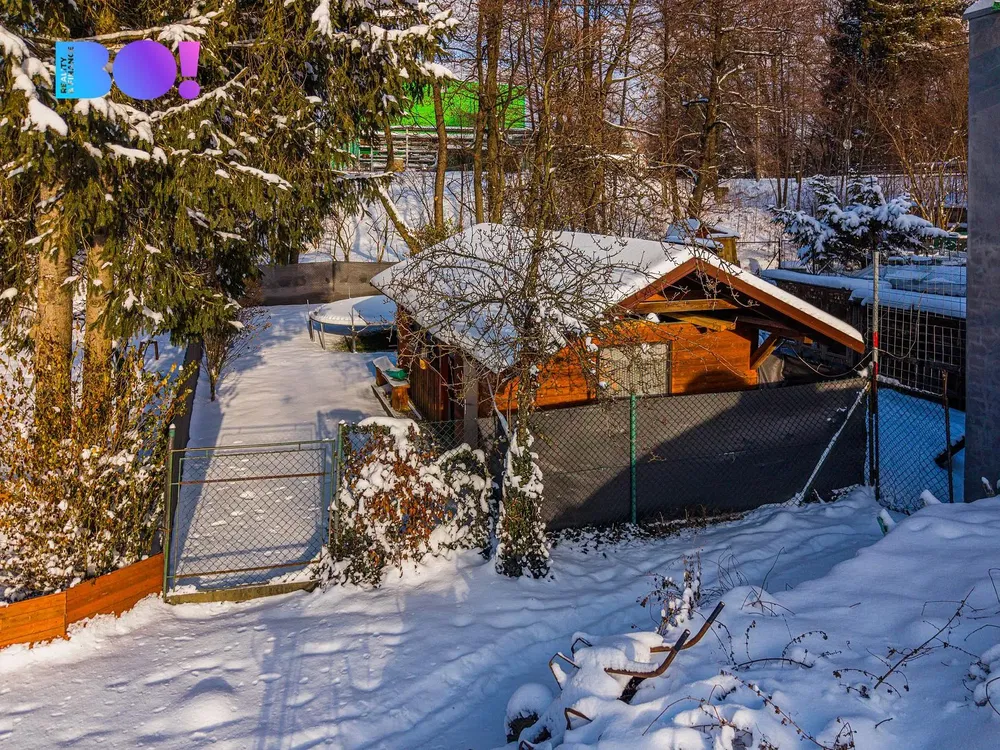 Maison et environs; vue