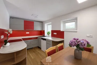 Kuchnia; sprzęt kuchenny, światło dzienne, styl nowoczesny, wyremontowany