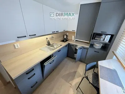 Kitchen; kitchen appliances, renovated, natural light, modern style