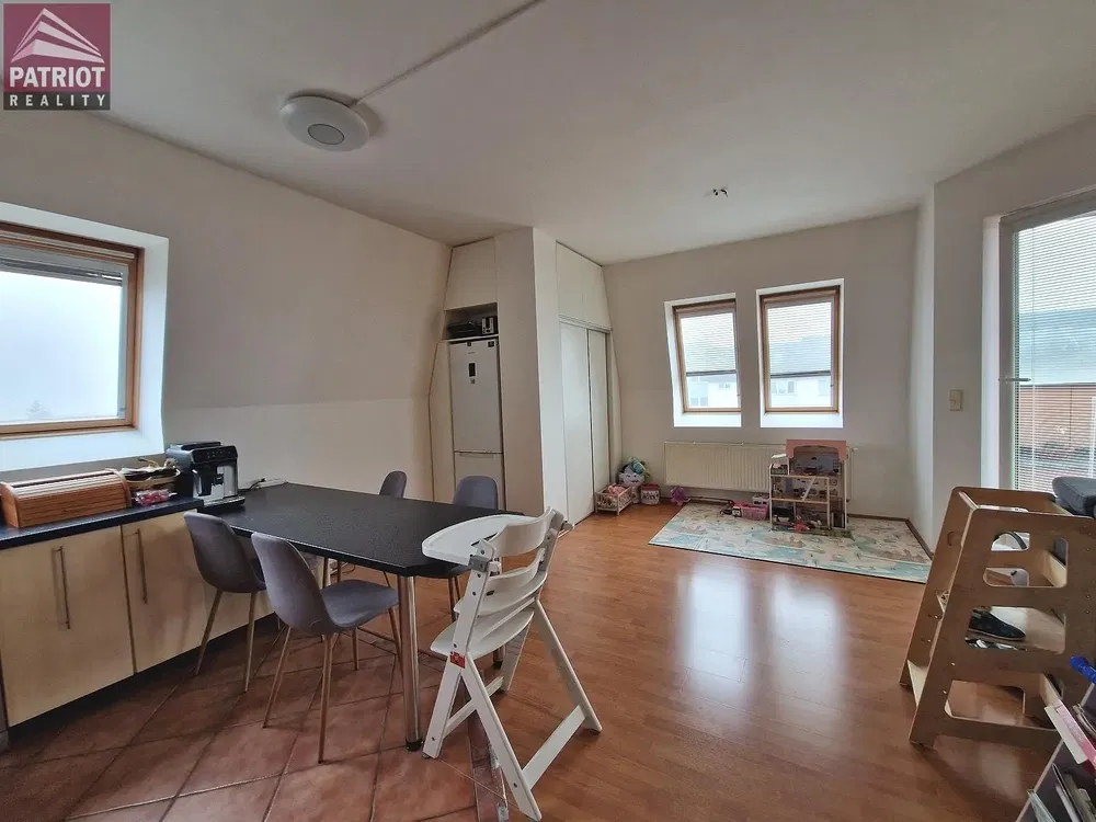 Кухня; естествена светлина