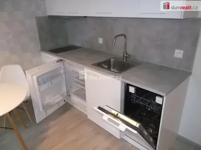 Кухня; кухненски уреди, ремонтиран