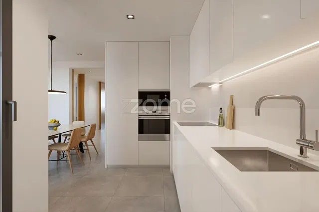 Cuisine; électroménager, carrelage, style moderne, lumière naturelle