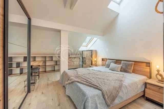 Bedroom; wood floor, natural light