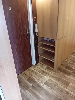Гардероб; дървен под