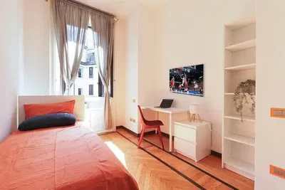 Chambre; lumière naturelle, parquet