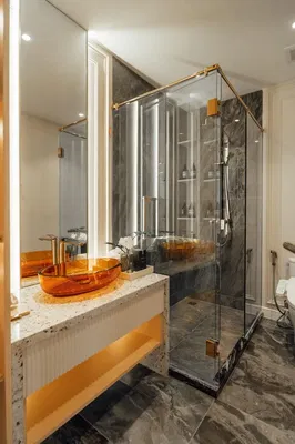 Badezimmer; renoviert, tageslicht, moderner stil