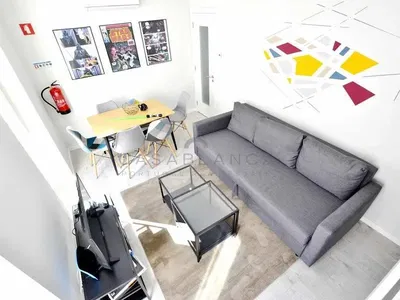 Salón; luz natural, estilo moderno