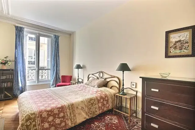 Ložnice; přirozené světlo, rustikální styl