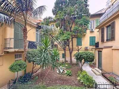 Haus und umgebung; blick, tageslicht