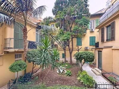 Dům a okolí; výhled, přirozené světlo