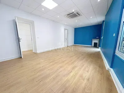 Sonstiges; holzboden, tageslicht, renoviert