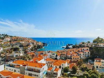 Maison et environs; vue