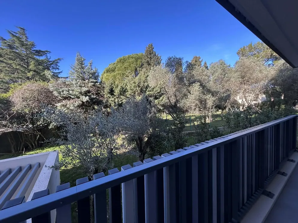 Балкон; поглед