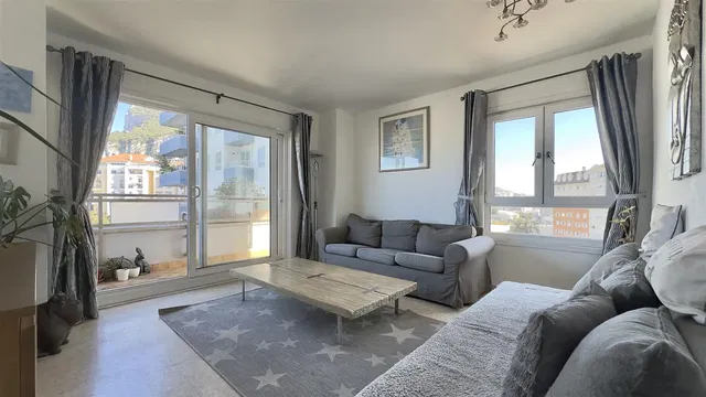 Dnevna soba; pogled, prirodno svjetlo, moderni stil