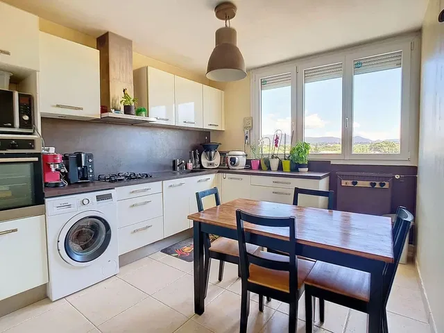 Küche; küchengeräte, blick, fliesenboden, tageslicht