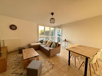 Salon; światło dzienne, widok, styl nowoczesny