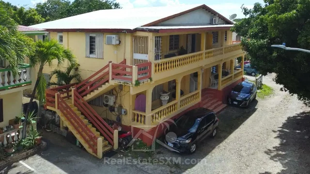 Maison et environs; vue