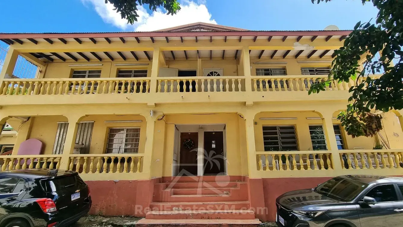 House and surroundings