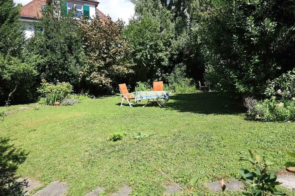 Haus und umgebung; tageslicht