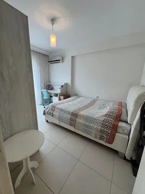 Υπνοδωμάτιο; πλακάκια, φυσικό φως